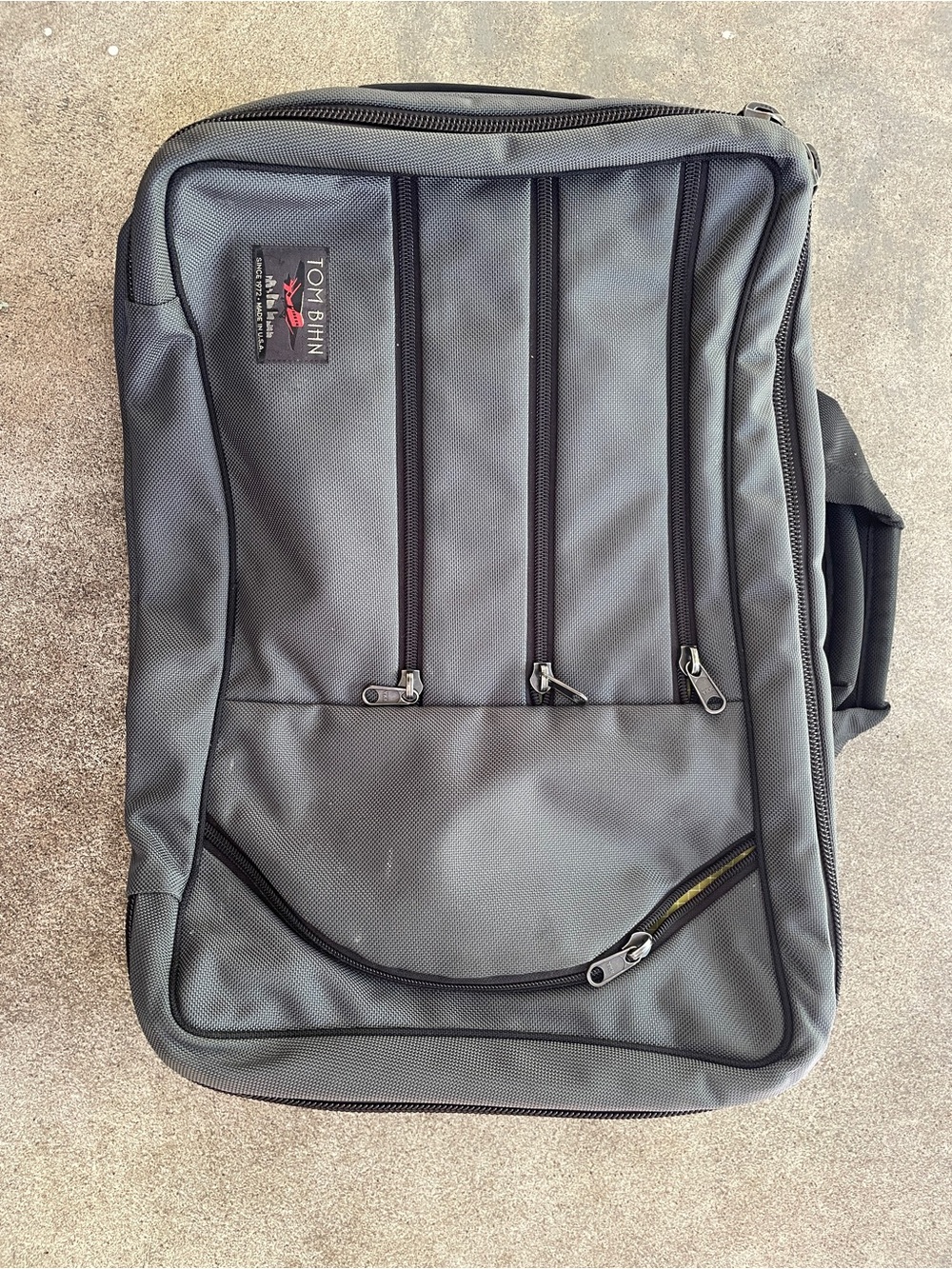 Tom Bihn tri star 3 compartment bag